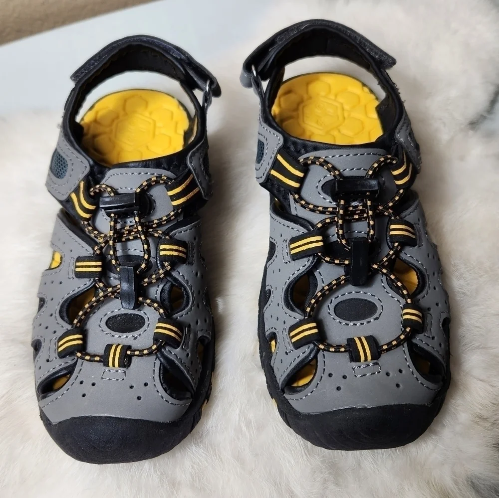 Khombu Kids Kyle Gray Hiking Water Closed Toe Sandals-Size 12 (NWOT)